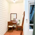 Les Fleurs Bangkok Hostel