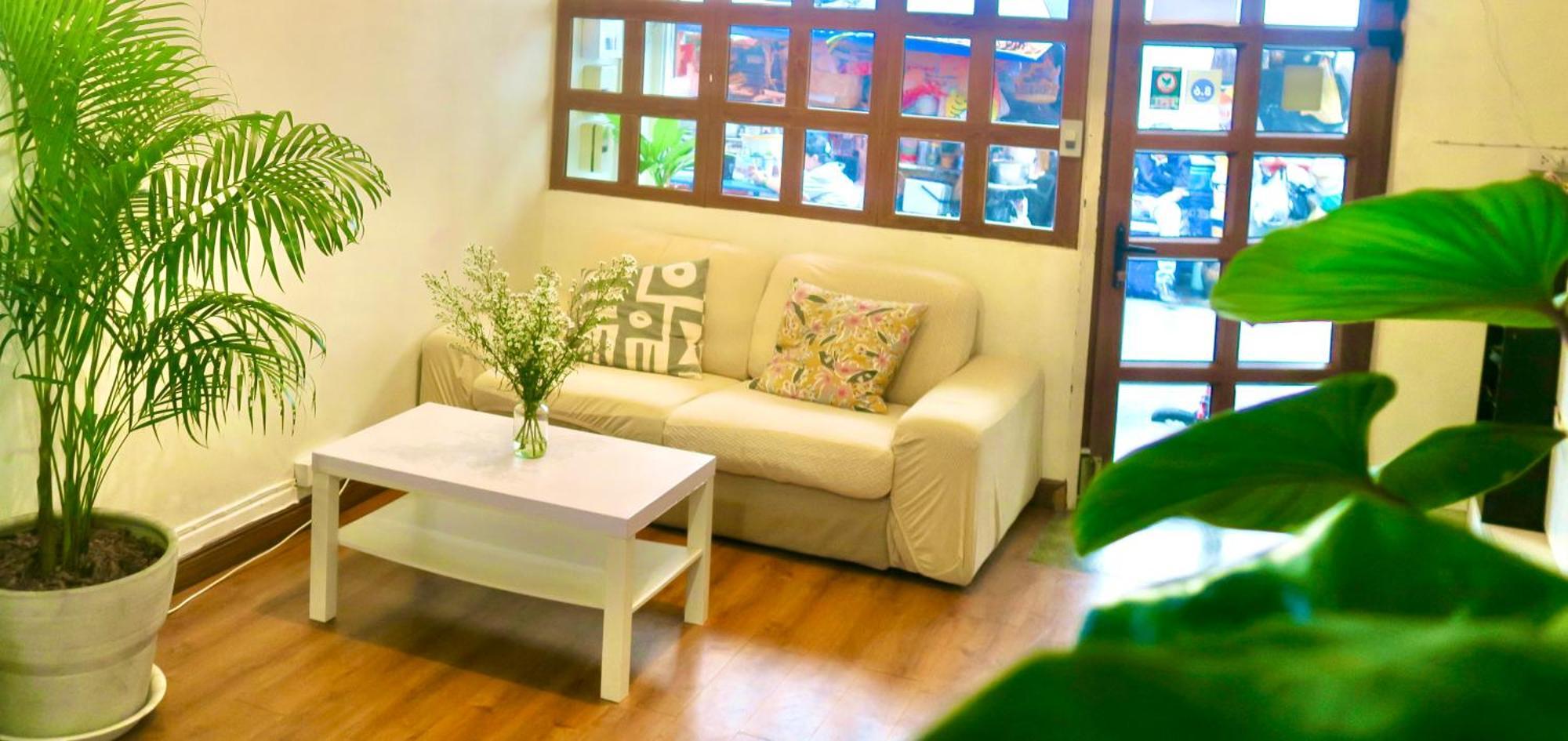 Rumah tetamu Les Fleurs 2*