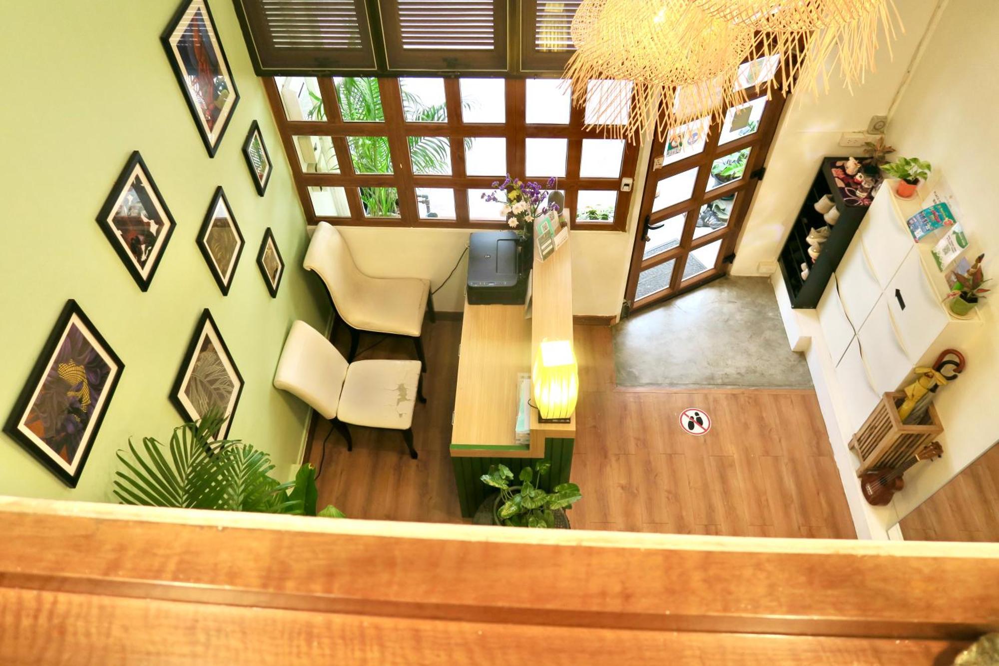 Rumah tetamu Les Fleurs 2*